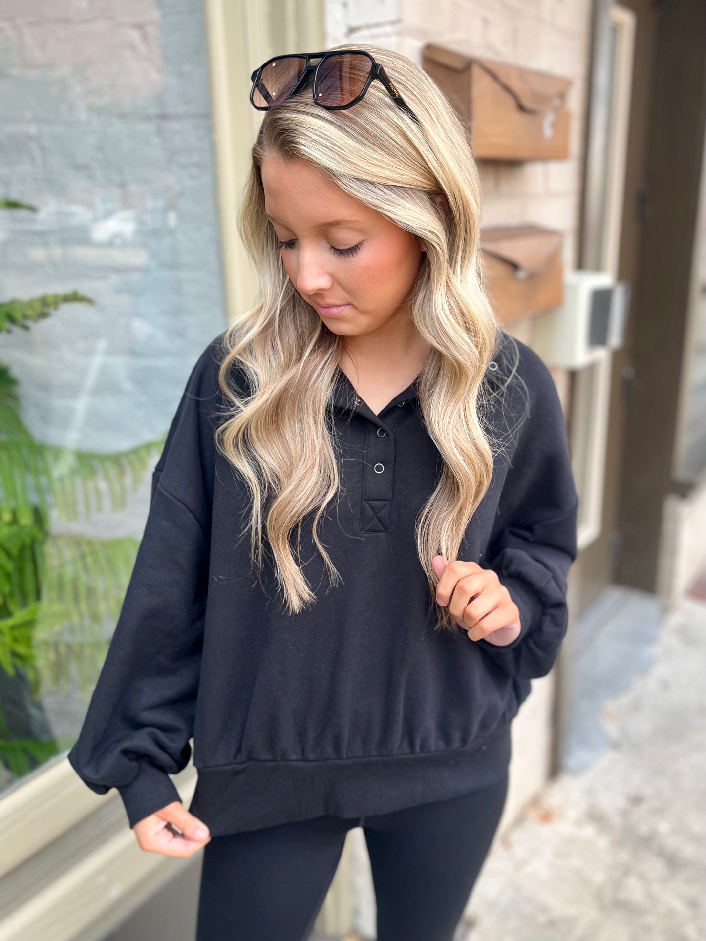 Henley Pullover- Black