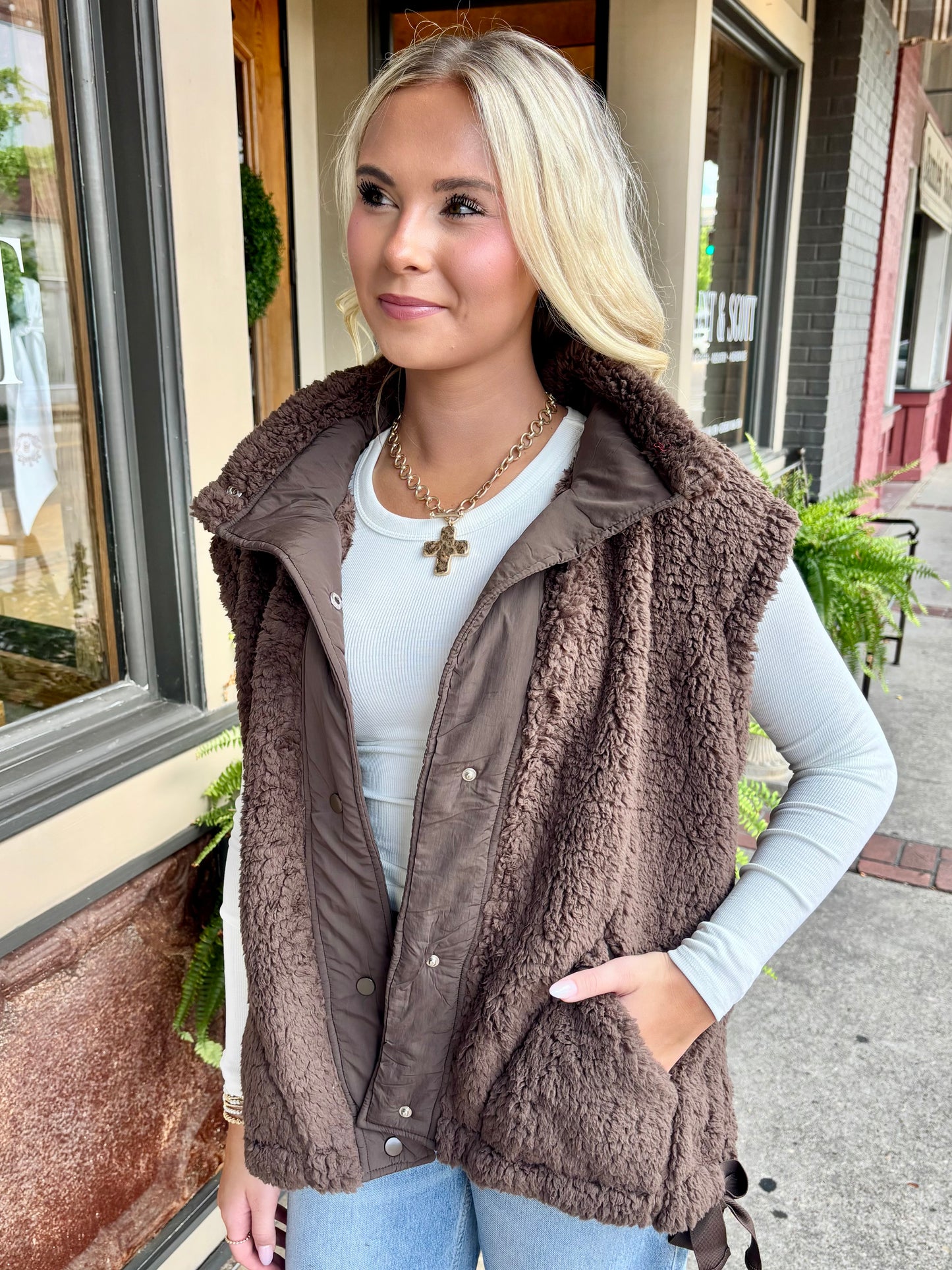 Sherpa Vest- Coco