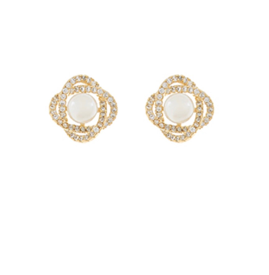 Knot + Pearl Stud Earrings